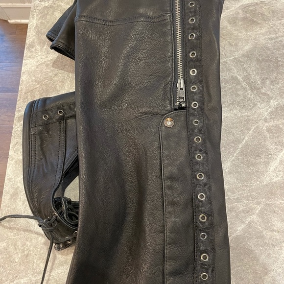 COPY - New Women’s Leather Riding Jacket, Vest & Chaps - Picture 4 of 9